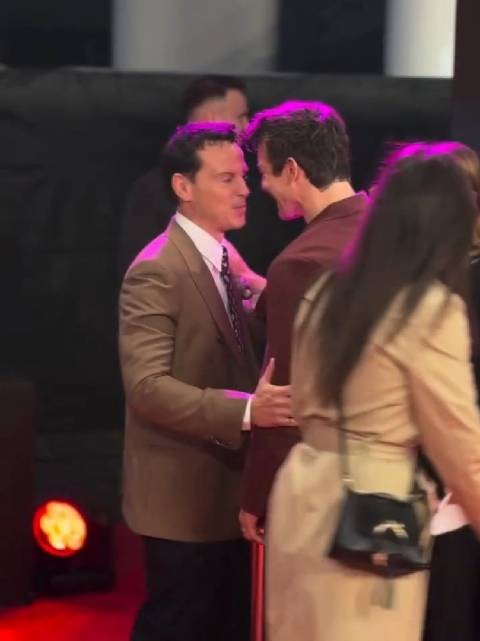 Andrew Scott安德鲁斯科特&Luke Thompson卢克汤普森 红毯可爱瞬间