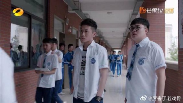 学霸空床落灰 全宿舍被惩罚，江天昊十分无语