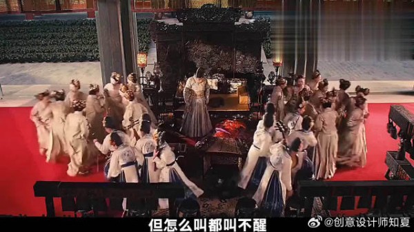 她刚喝下一口茶，宫女却突然微笑，贵妃瞬间脸色大变！