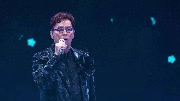 76岁谭咏麟公开红馆演唱会备战细节,5个升降台,走位靠牢记口诀