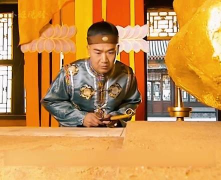 和珅最狼狈的一天：被亡命总督拿刀架脖，沦为人质！