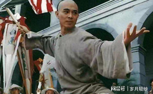 李连杰不再遮掩,自曝与黄秋燕离婚真实原因,利智只是“导火索”