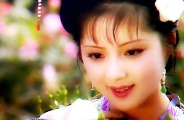 说红楼:贾宝玉说丰满的宝钗像杨贵妃,宝钗为何大怒?