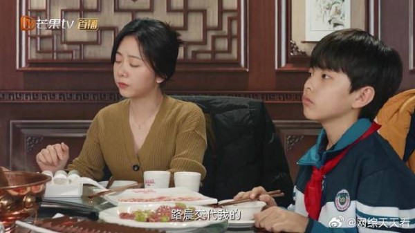 小楠懂事到让人心疼 归晓主动揽下接送孩子,心甘情愿主动分担!