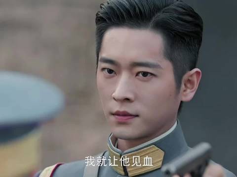 不愧是父子啊,这两人对付手下的招数都是一样的!