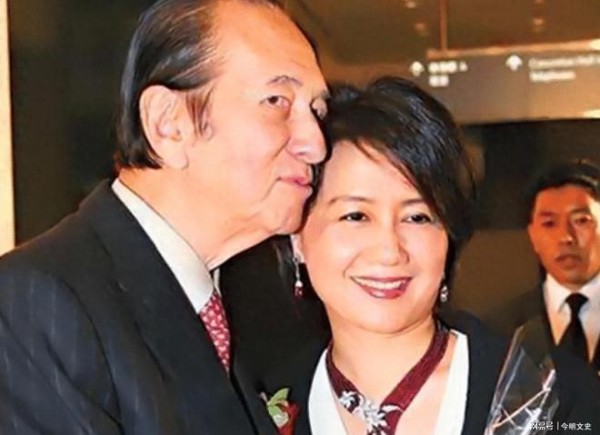 这才是赌王四太梁安琪的真实面貌,美丽飒爽颜值不输任何女明星!