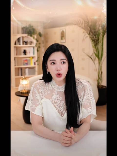 张雨绮自己就是一个寻欢作乐的女人,怎么快乐怎么来!