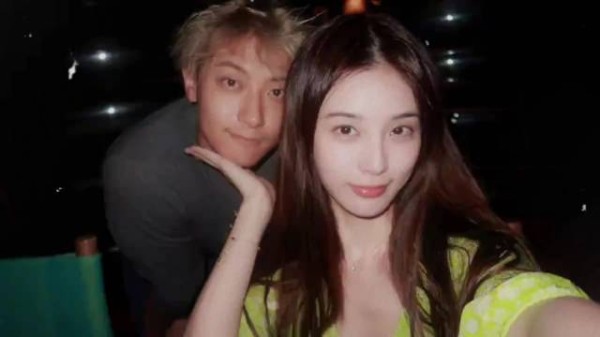黄子韬悬崖喊话儿子被无人机录下