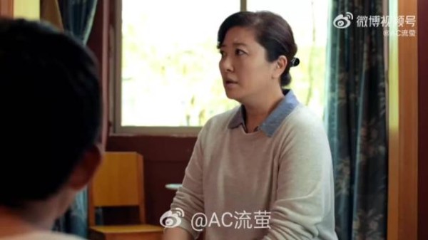 儿子高考失利，母亲是这样教育儿子的，《睡沙发的人》国产小众电影解说！