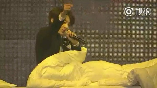 踢被子舞台 从丑娃变成柾国的可爱设定