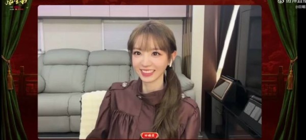 比巴掌先来的是小田的萌萌的笑