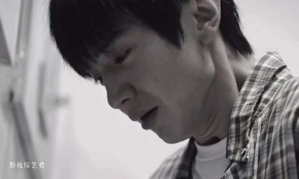 陈哲远生理性演技折服观众，压抑破碎痛哭演绎少年被迫成长
