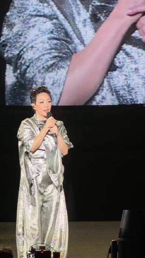 林忆莲现场演绎听说爱情回来过凭顶级咬字语感