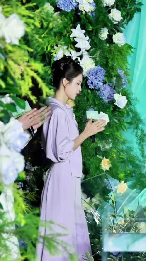 郭宇欣王皓祯同框出席好雨知时节见面会
