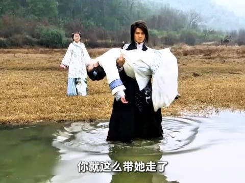 女人眼睁睁看着心上人抱着妹妹殉情
