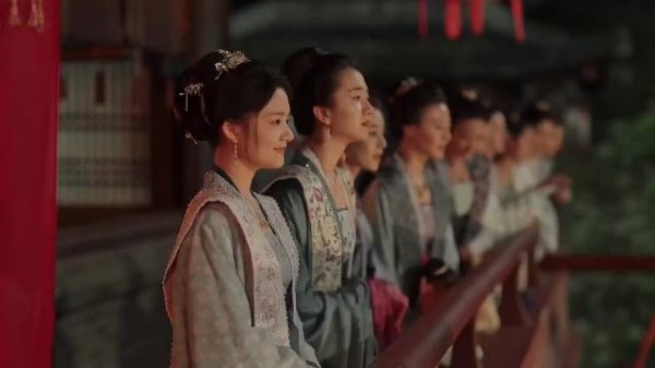 被嘲古装普女，任敏高盘发珍珠裙出圈，这算漂亮翻身吗？