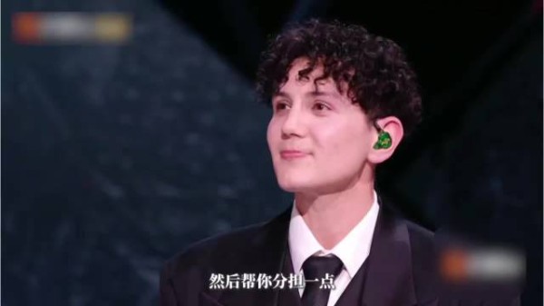 王以太对艾热表演全肯定,多年好友默契拉满