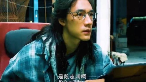 劫匪抢劫银行，不料捡走15亿的致命陷阱