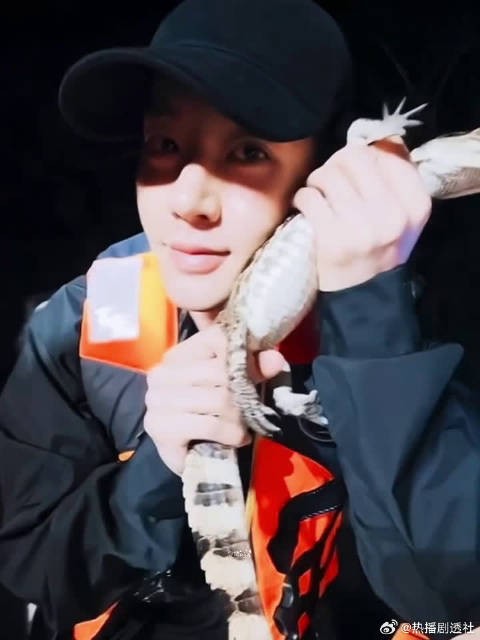期待正片还原完整对话，拒绝恶意剪辑，想看二人和解瞬间