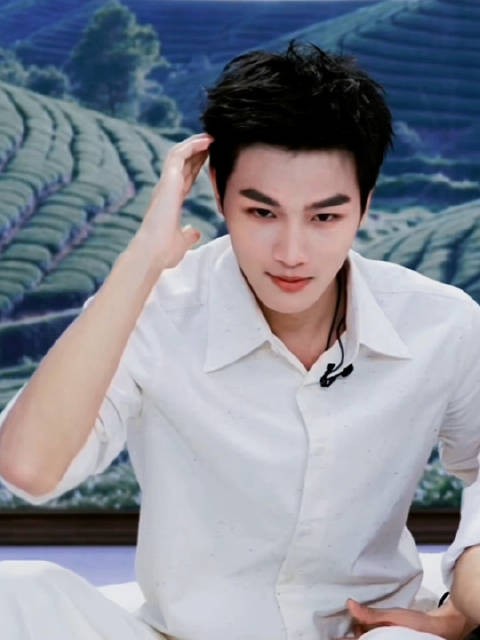 太帅了吧小屿大王 我发现小屿真的是宝藏啊,能给很多人很多点!