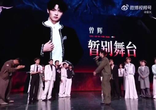 从说唱小白到勇敢开麦,这份成长背后,有艾热的耐心托举