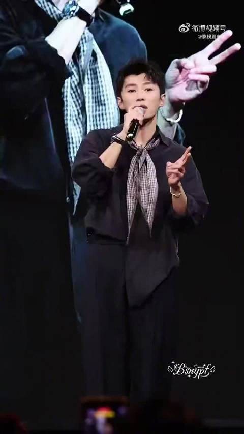 代旭生日会反向投喂粉丝 现场点心蛋糕伴手礼安排妥当