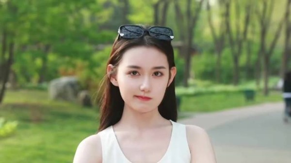 蒋依依郭麒麟被传结婚，双方连夜否认