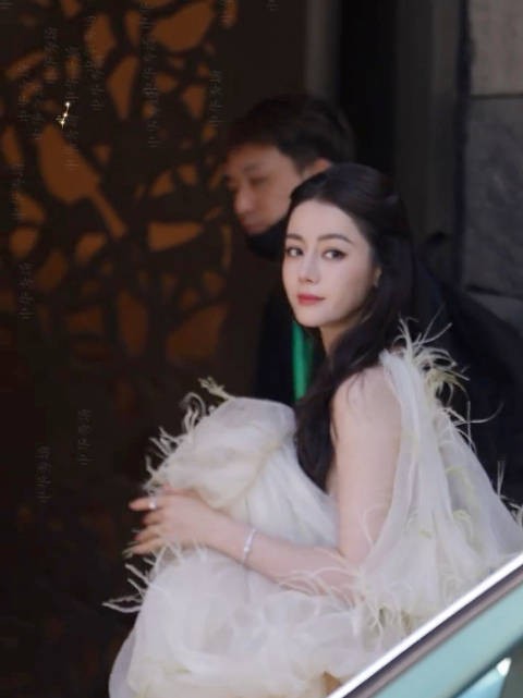 迪丽热巴活动连轴转状态佳