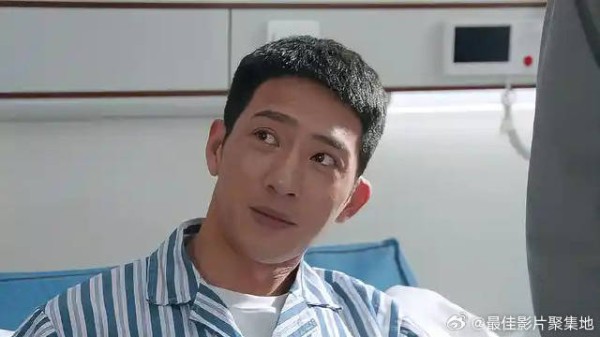 归路拥有异性朋友 众战友使坏调侃,路晨一眼看穿小心思