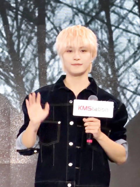 261018 KMS广州线下签售 萌萌的走进来又萌萌的打招呼 cr 养鱼呢- 资源 瓶子