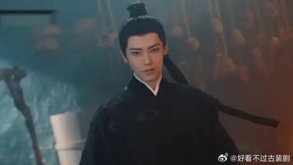 男主角男扮女装，来恐怖肉店调查美女失踪案！