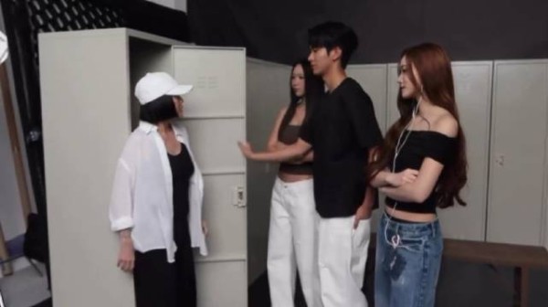 小S和女儿外甥同框,四人演了一段抓马小剧场,好匠气的表演