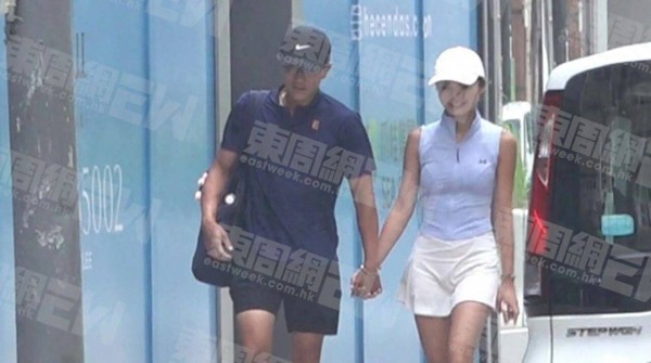 恭喜!香港知名男星恋情曝光,与小20岁女友恋爱,公开相识经过