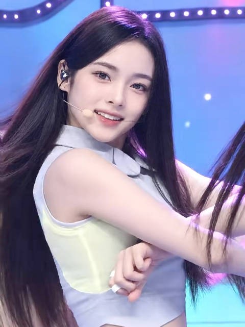 李秀满新女团成员撞脸杨幂 且只比小糯米大一岁？！完全大糯米