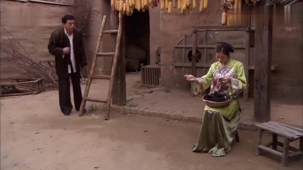 小媳妇吸大烟上瘾，本以为可以戒掉，二溜子上门一招制敌