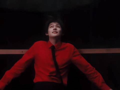 崔然竣回归红衣落泪，破碎感拉满