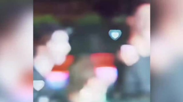 王楚然录综艺被偶遇，臭脸翻白眼，身材五五 分，这次滤镜碎了