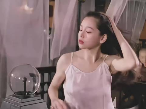 很难想象这样的颜值居然拍闪击片