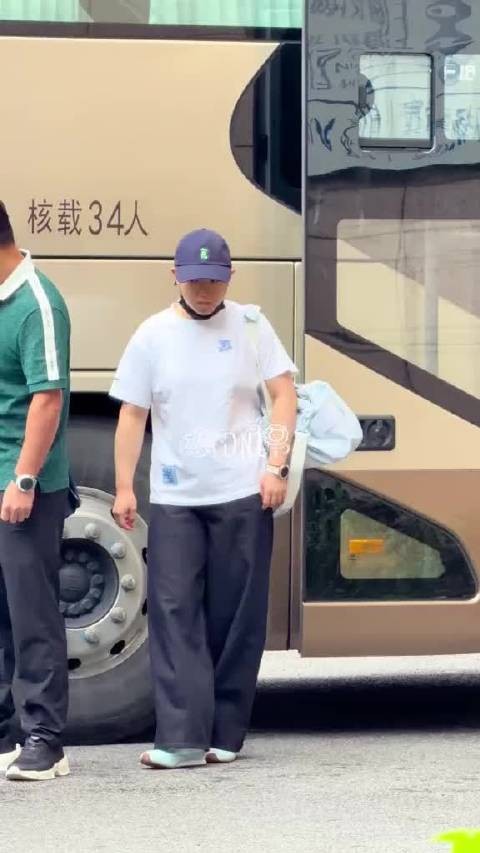 孙颖莎这波可爱直接拉满,小表情萌到犯规,谁看了不说一句要被可爱晕过去!