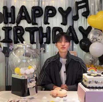 260922 生日直播 这个得拍成tiktok上传才行呀