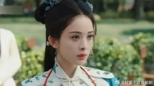 荣善宝是当地最厉害的女强人，没想到她也有躲起来哭的经历！