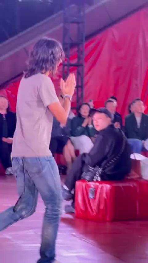 王一博飞米兰拍新商务,一周辗转新马京沪