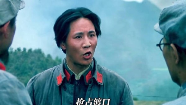 敌我力量悬殊我军处境艰难指挥部研判军情