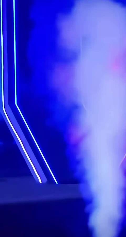 我姐走路就是这么板正，步子一迈气场就来了，板板正正的样子看着真带劲儿