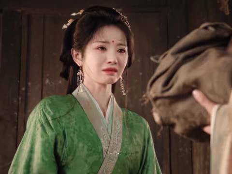 闫桉嫁金钗眼神戏 陆濯情绪藏眼底