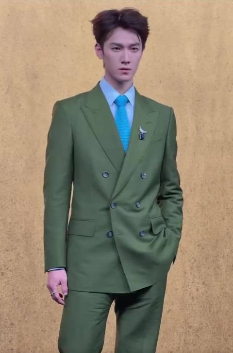 李昀锐王鹤棣宋威龙何与许凯vogue红毯生图