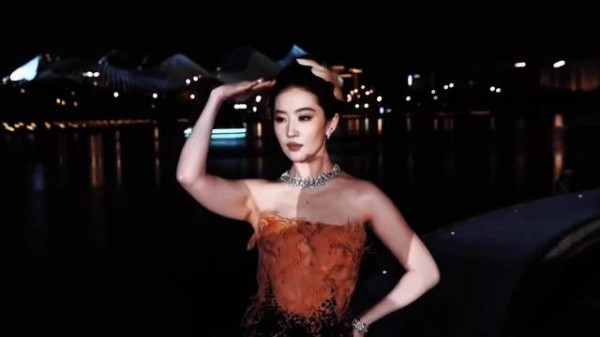 刘亦菲出场成全场焦点,每一秒都是视觉享受