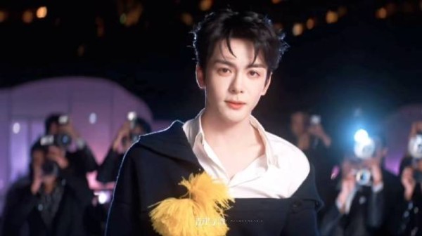 曾舜晞vogue定点镜头帅的嘞,和去年的港男老钱风完全两种感觉