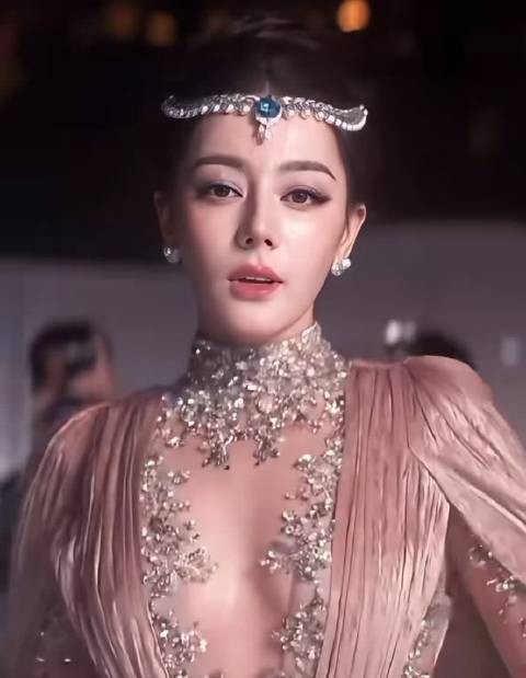 vogue女明星定点直拍，都卯足了劲比美，你觉得谁艳压群芳了？
