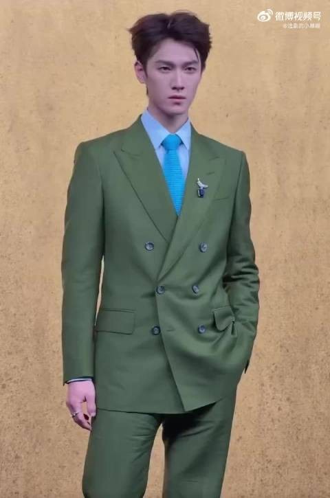 李昀锐王鹤棣宋威龙何与许凯vogue红毯生图状态引雄竞